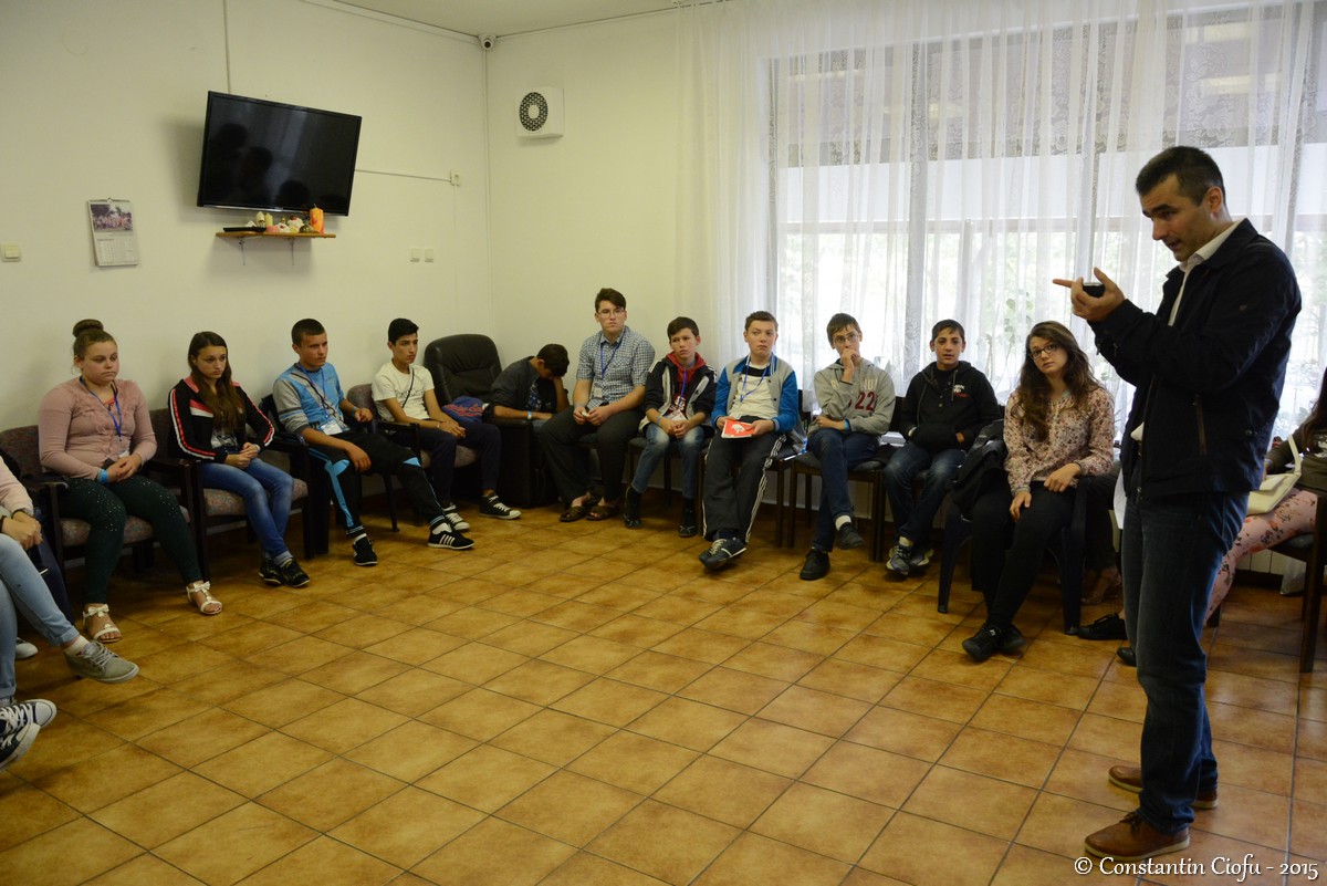 Tineri pe „Aripi de înger”, la Săvineşti