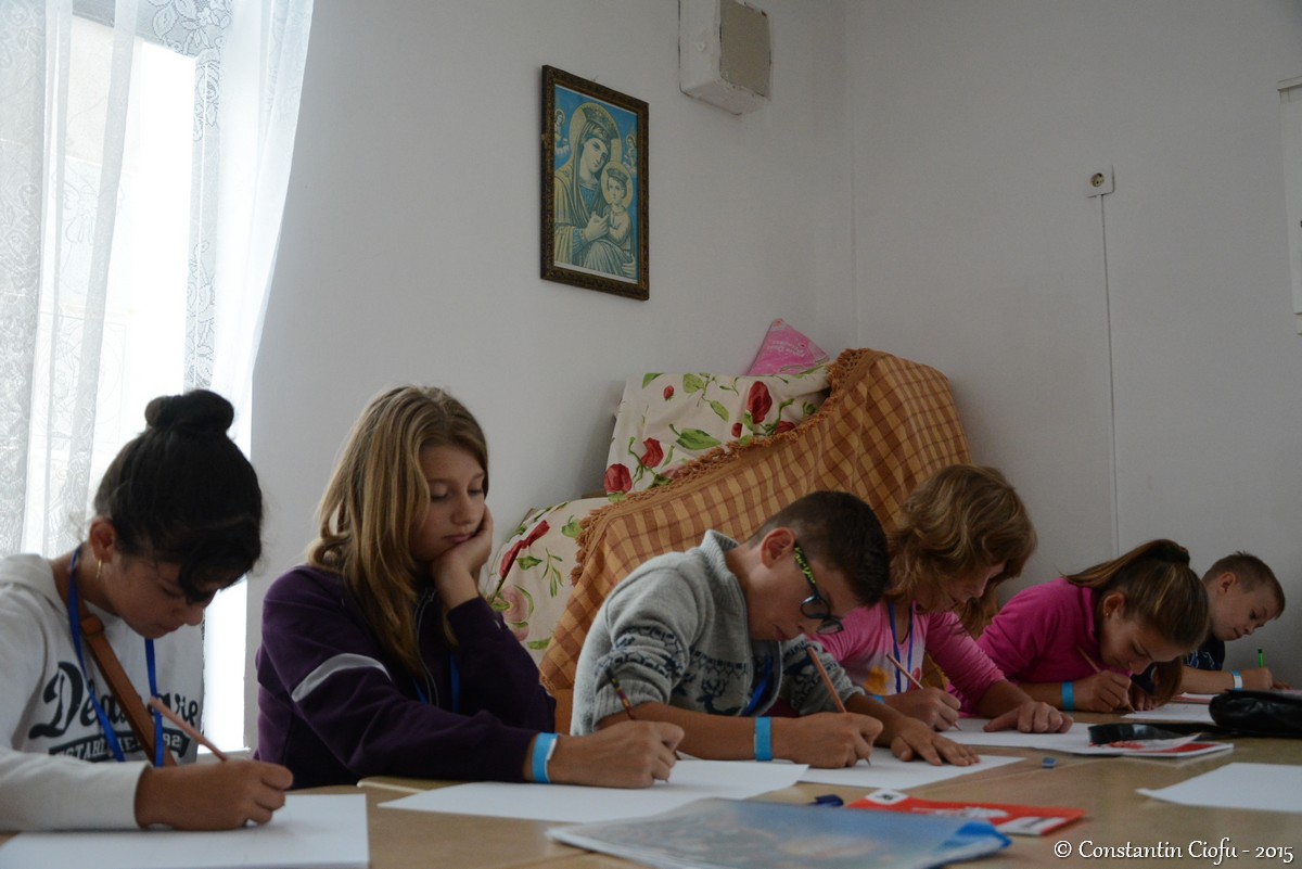 Tineri pe „Aripi de înger”, la Săvineşti