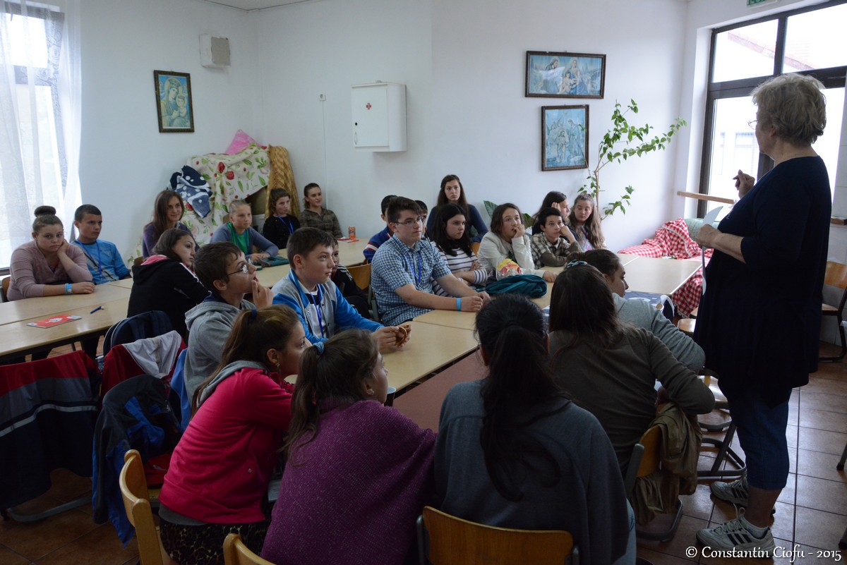 Tineri pe „Aripi de înger”, la Săvineşti