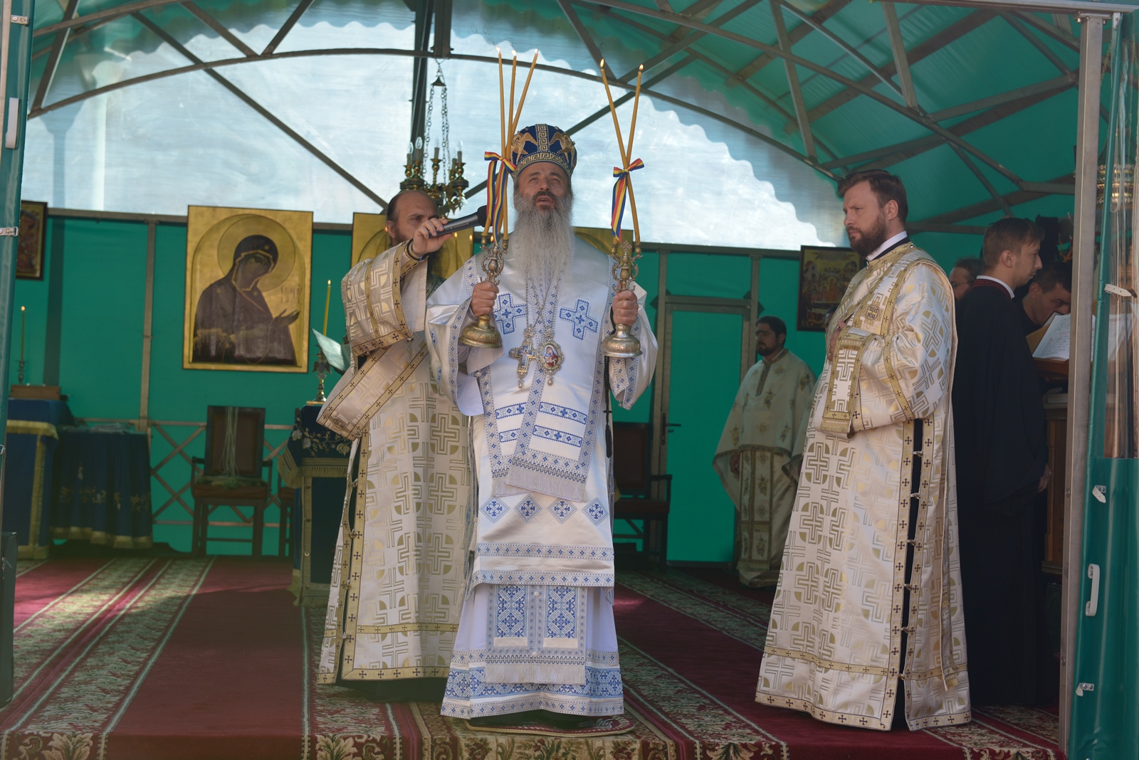 Sute de credincioși la hramul Mănăstirii Bistrița