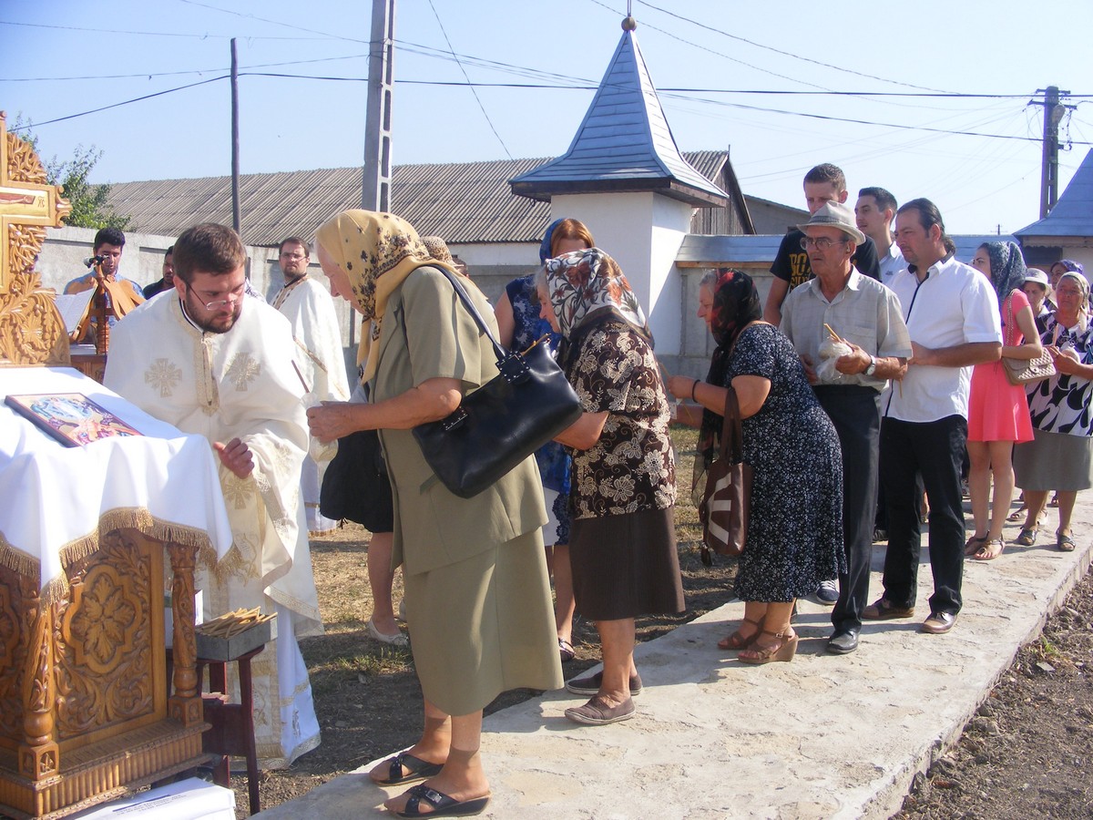 Sărbătoare deosebită în Parohia Cucuteni, Protopopiatul Iaşi 3 Sărbătoare deosebită în Parohia Cucuteni, Protopopiatul Iaşi 3