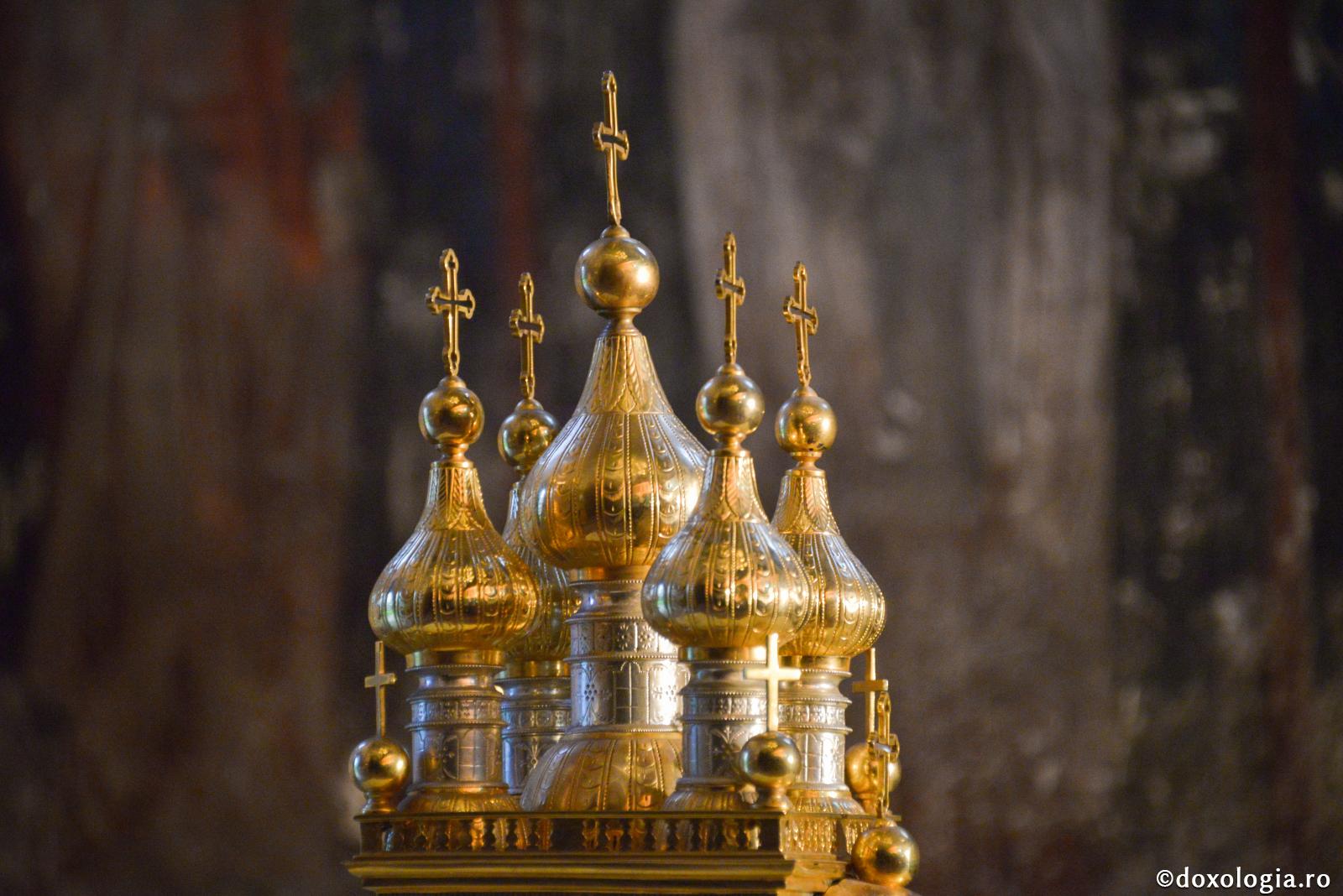 Aproape de Biserică, aproape de Rai