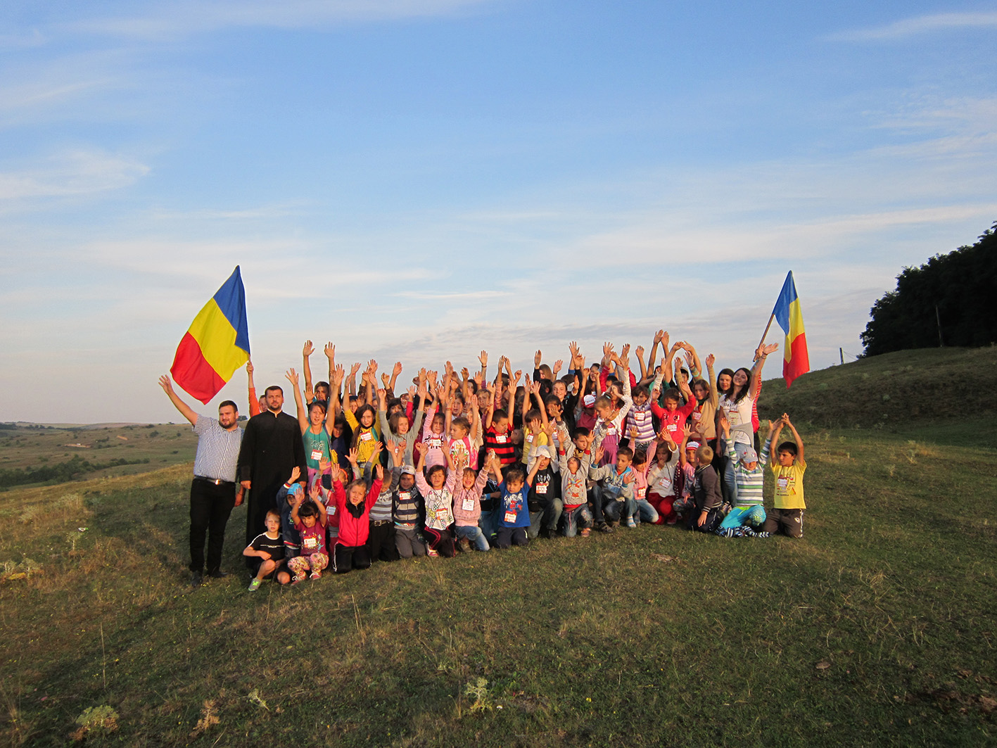 Tabără de vară cu copii şi tineret în satele Baranca, Fundu Herţii şi Poiana (Botoşani) - GALERIE FOTO