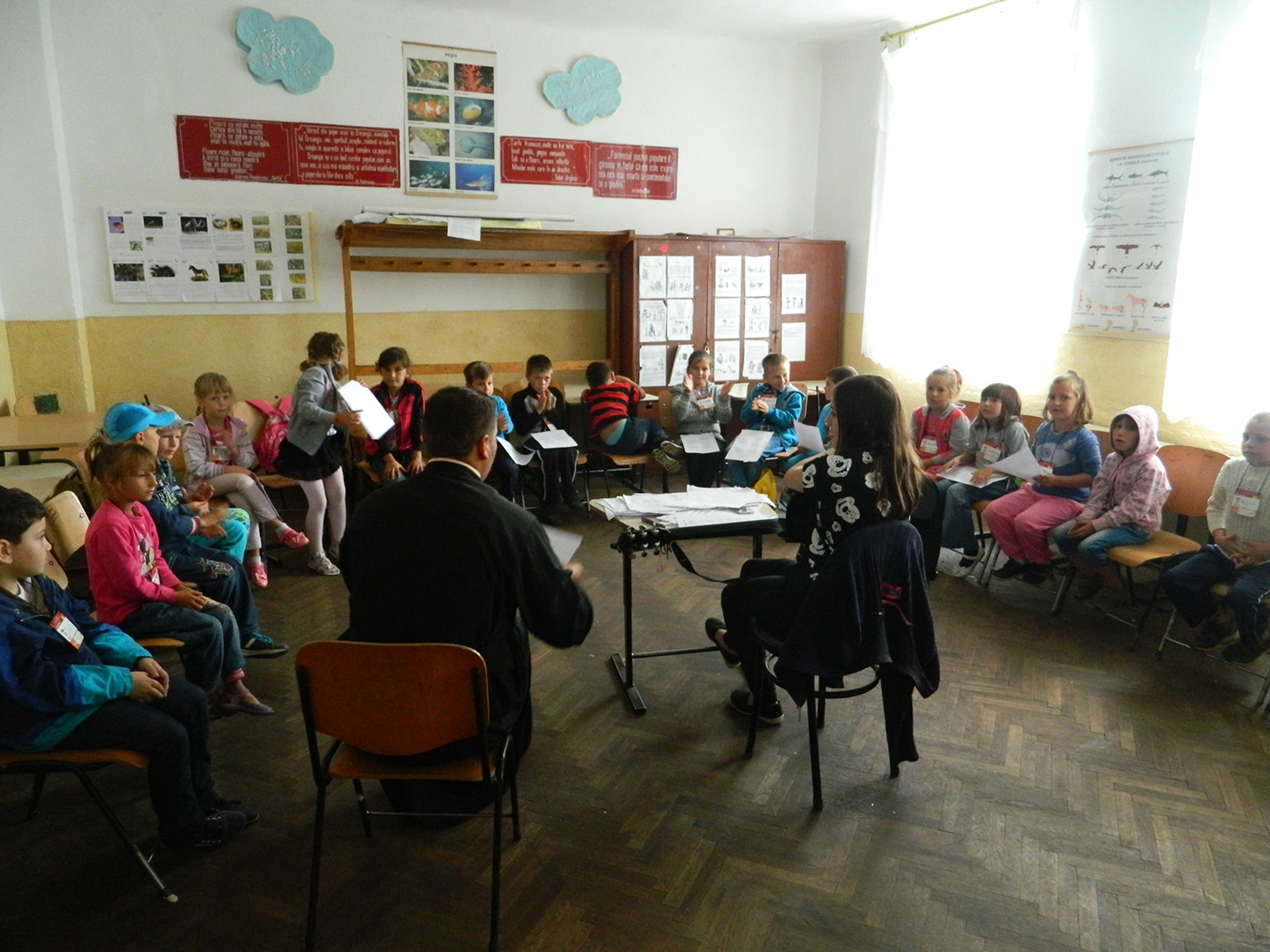 Tabără de vară cu copii şi tineret în satele Baranca, Fundu Herţii şi Poiana (Botoşani) - GALERIE FOTO