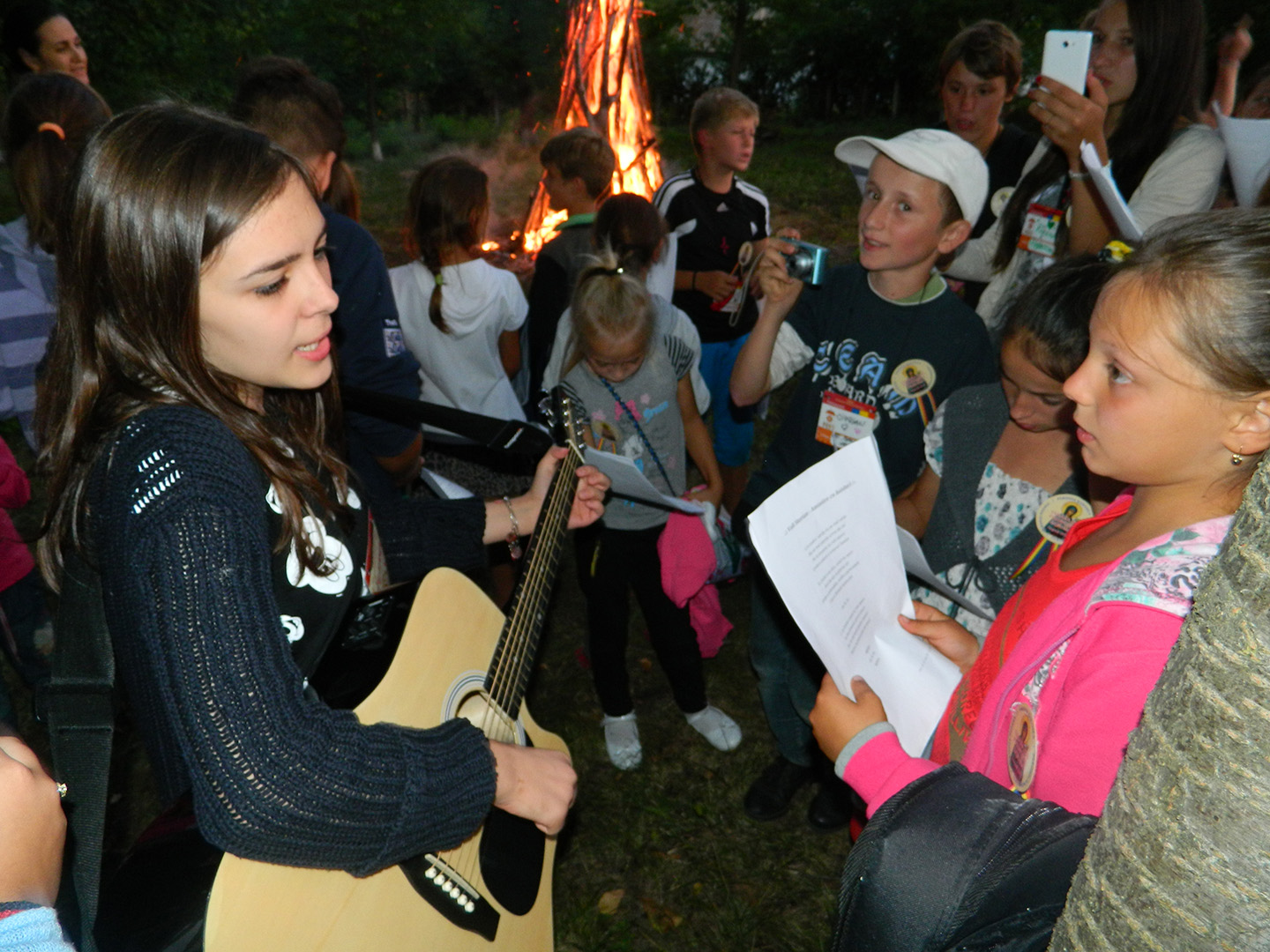 Tabără de vară cu copii şi tineret în satele Baranca, Fundu Herţii şi Poiana (Botoşani) - GALERIE FOTO