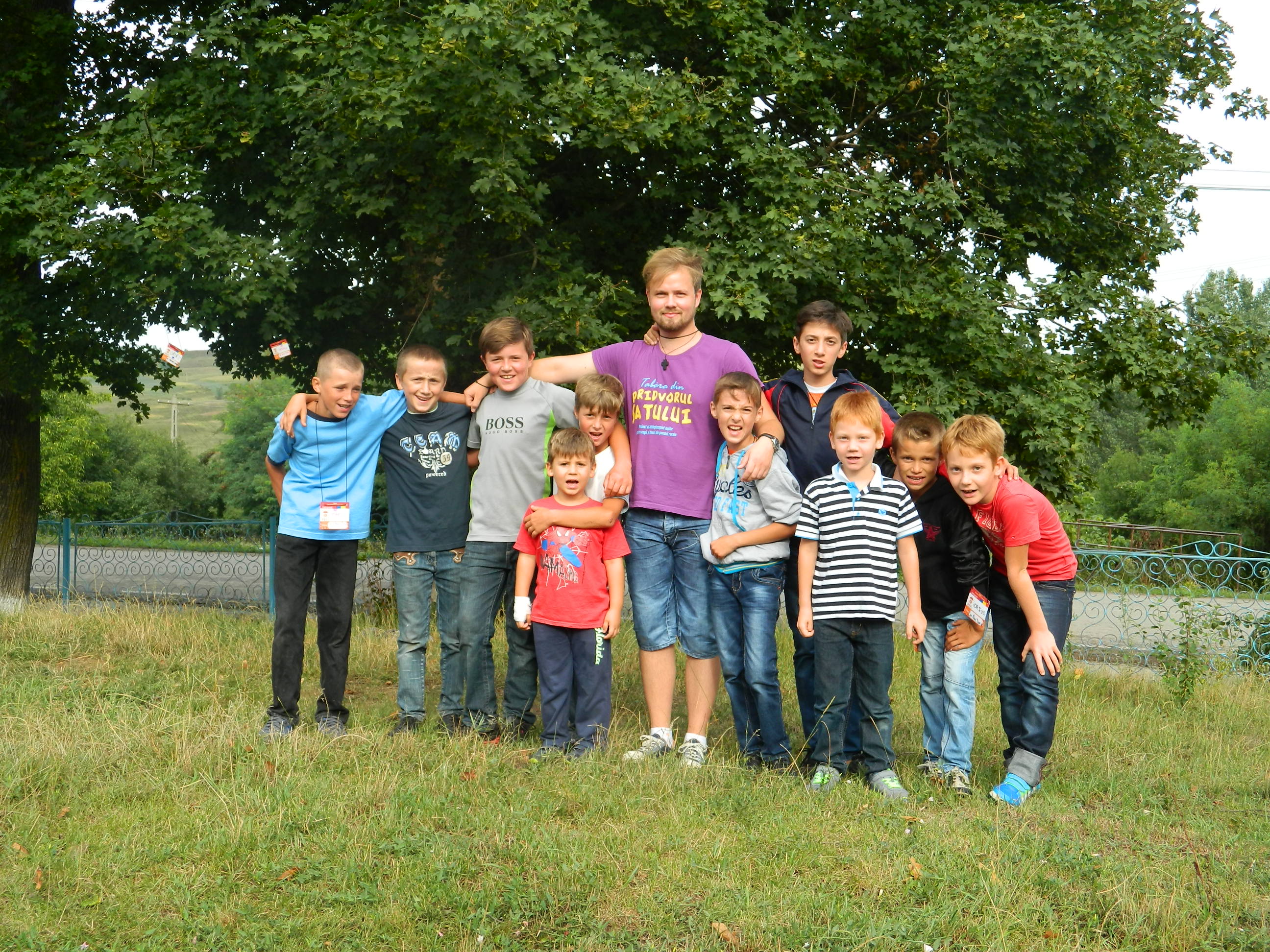 Tabără de vară cu copii şi tineret în satele Baranca, Fundu Herţii şi Poiana (Botoşani) - GALERIE FOTO