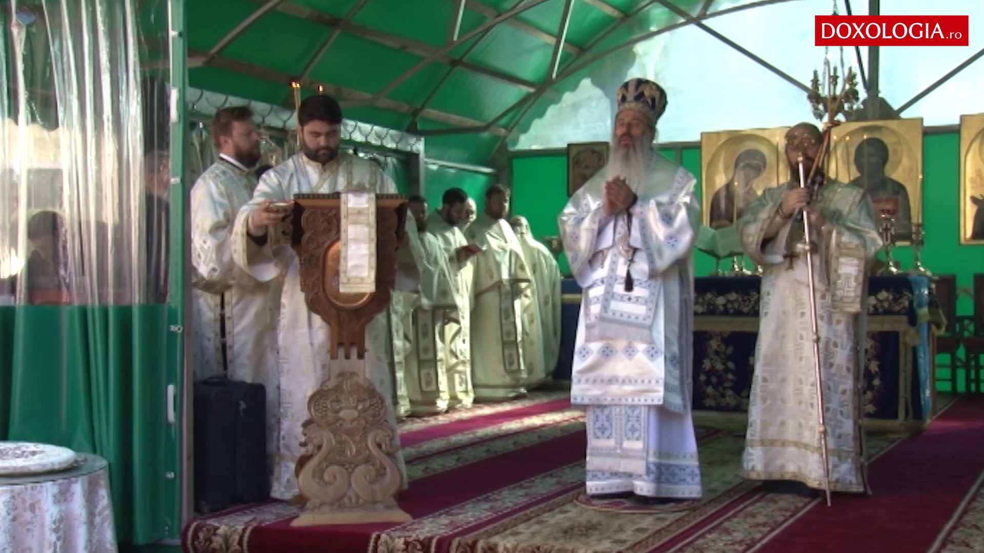 Liturghie arhierească de hramul „Adormirii Maicii Domnului” la mănăstirea Bistrița din Neamț