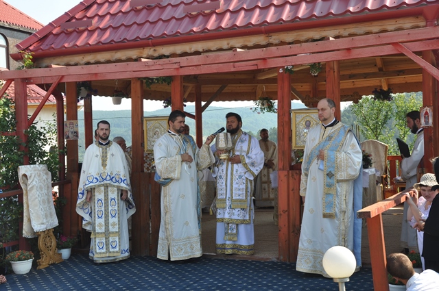 Preasfinţitul Părinte Petroniu la hramul Mănăstirii Voivodeni