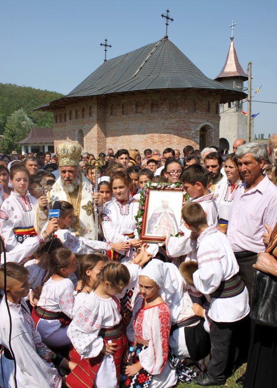 Sfinţii Martiri Brâncoveni, prăznuiţi la Mănăstirea Cârlomăneşti din judeţul Galaţi