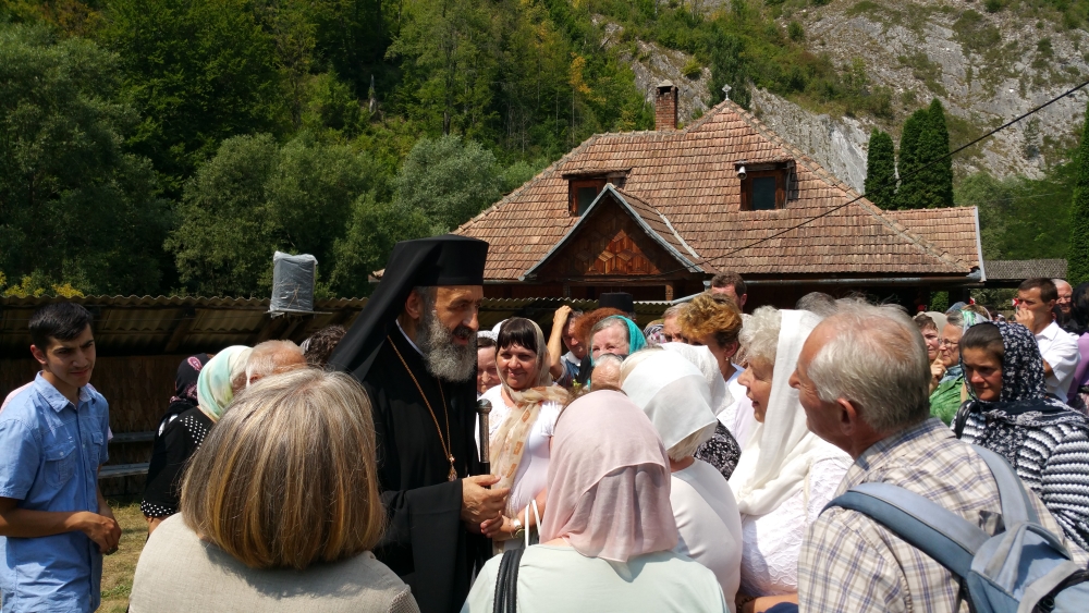Slujbă arhierească la Mănăstirea Poșaga