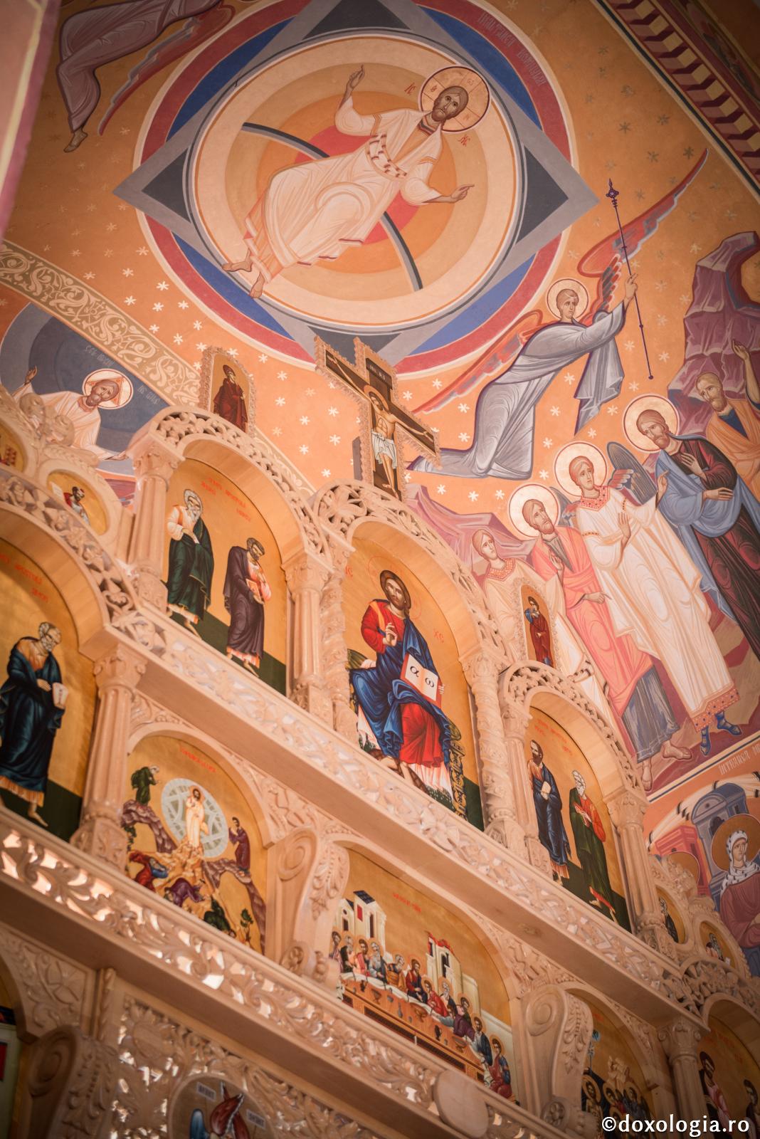 El s-a pogorât din ceruri pe pământ, ca şi noi să ne înstrăinăm de aici