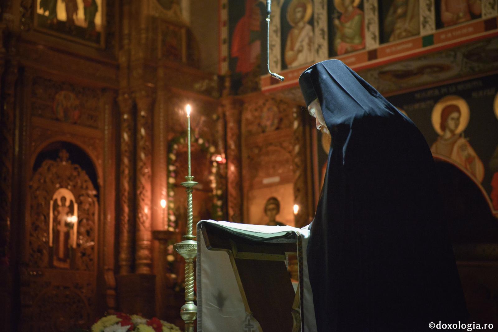 De vei chema înţelepciunea şi vei îndrepta glasul tău, atunci vei afla frica Domnului