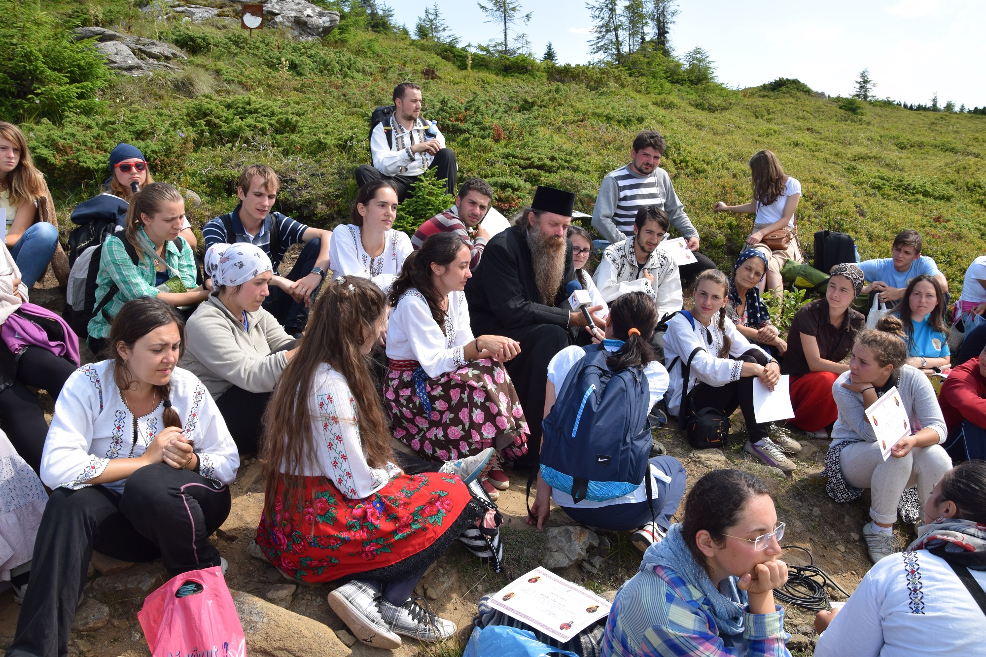 Cu ce gânduri au urcat pelerinii „Taborul românesc”