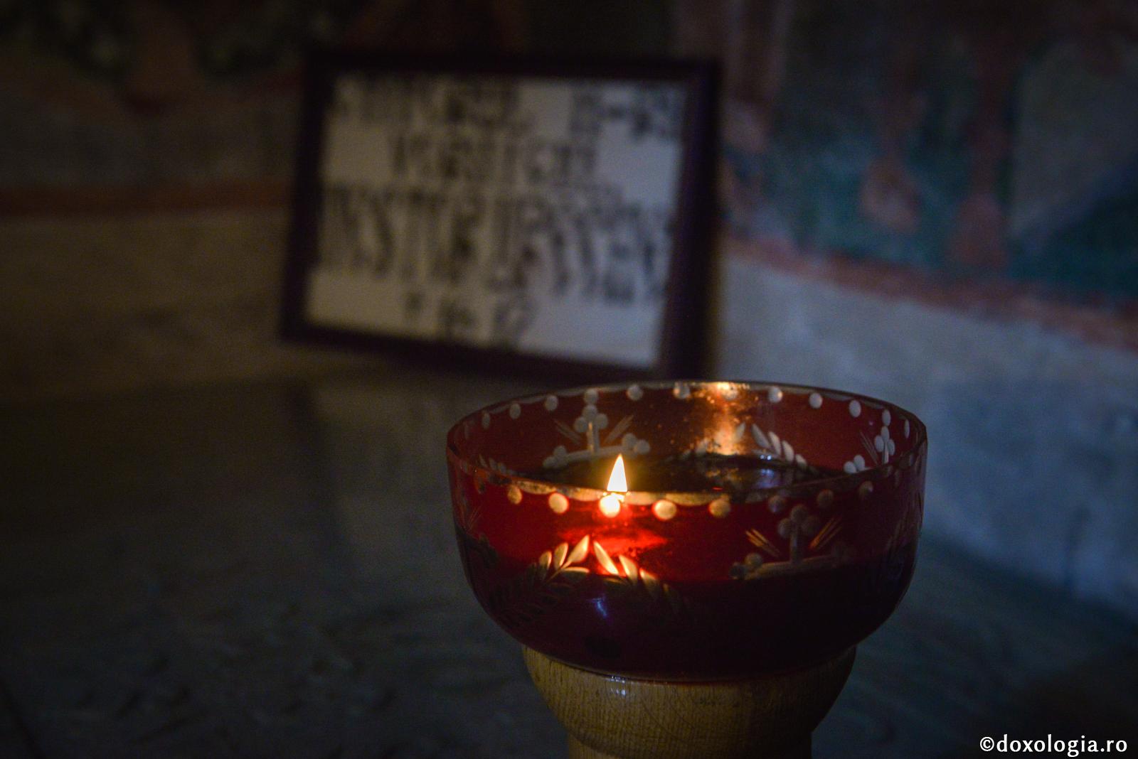 candelă aprinsă