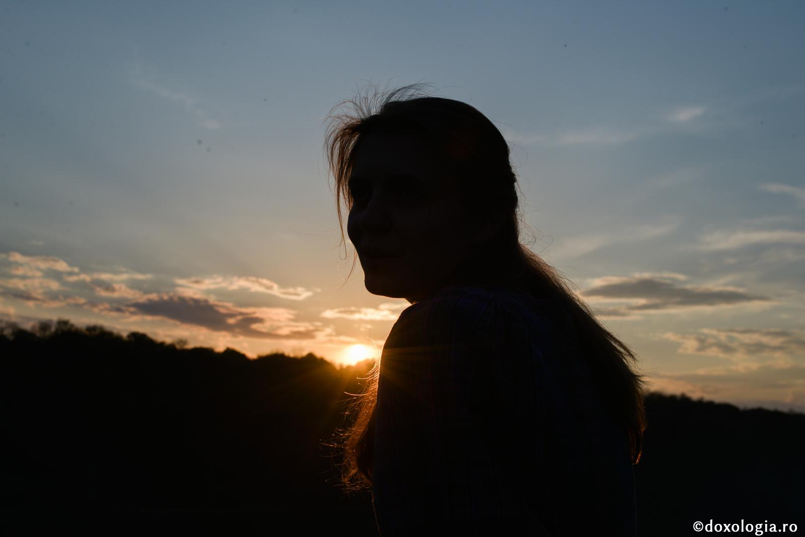 Foto: Oana Nechifor Păcatele îl înnegresc într-atât de tare pe om, încât îl fac precum smoala