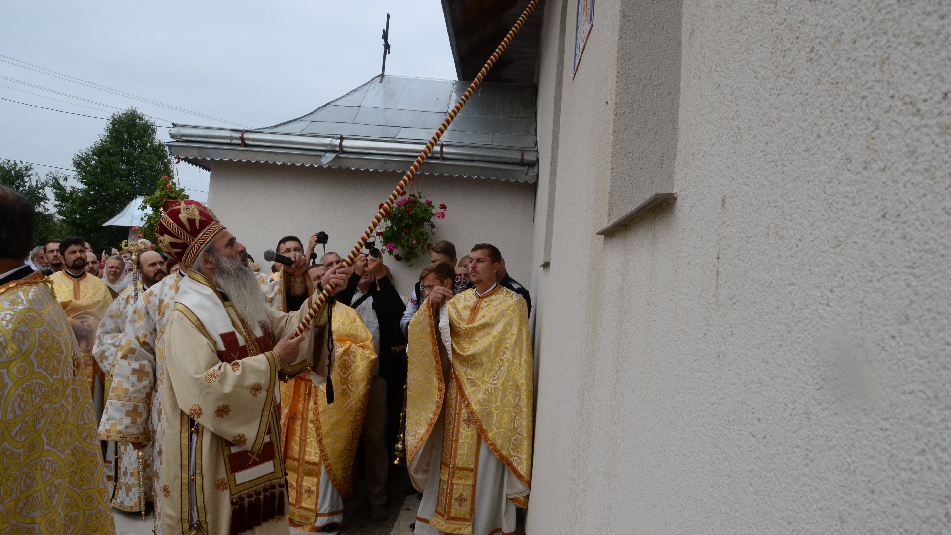 A fost sfințită Biserica „Sfântul Ierarh Nicolae” din Hrișcani