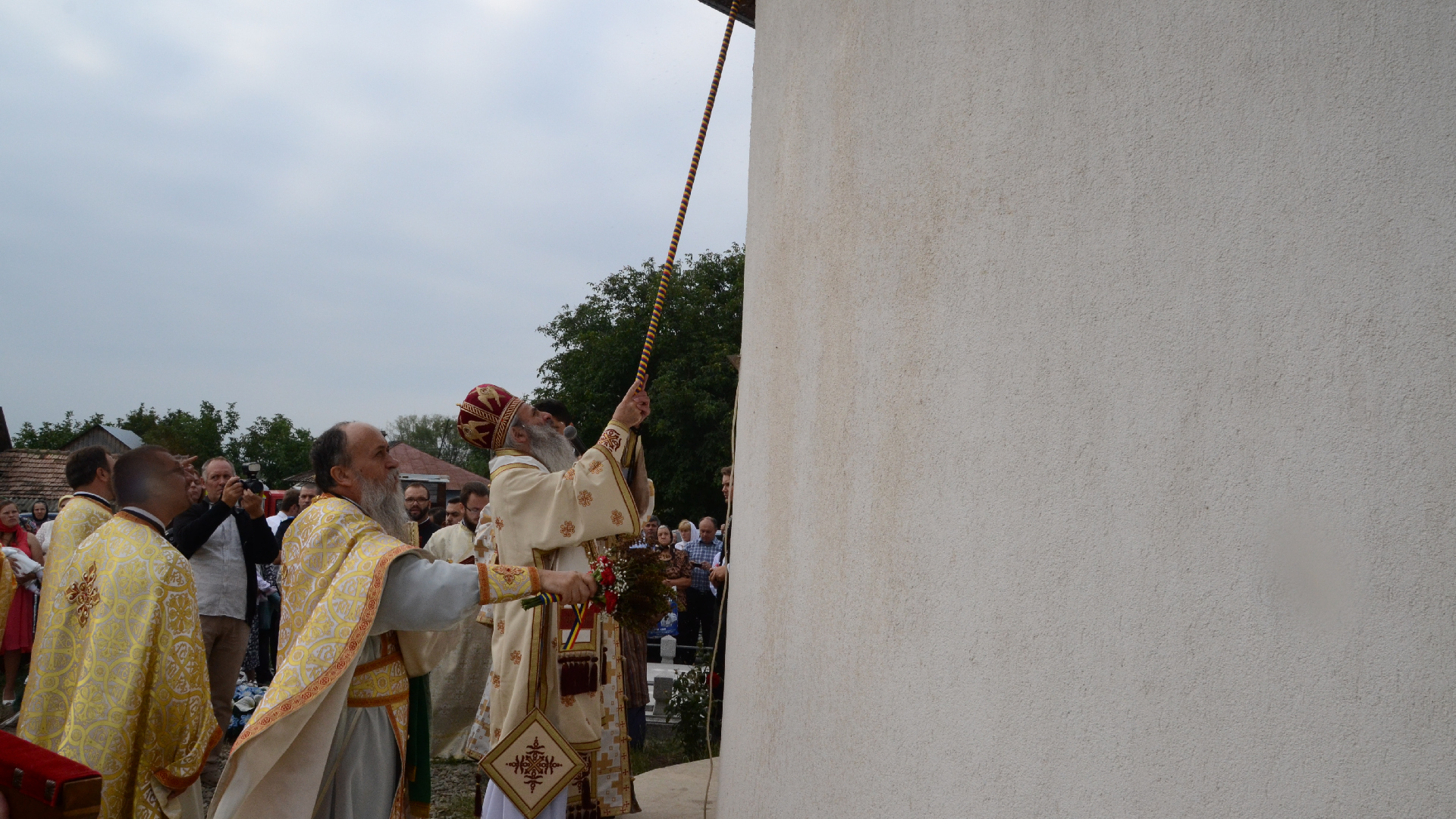 A fost sfințită Biserica „Sfântul Ierarh Nicolae” din Hrișcani
