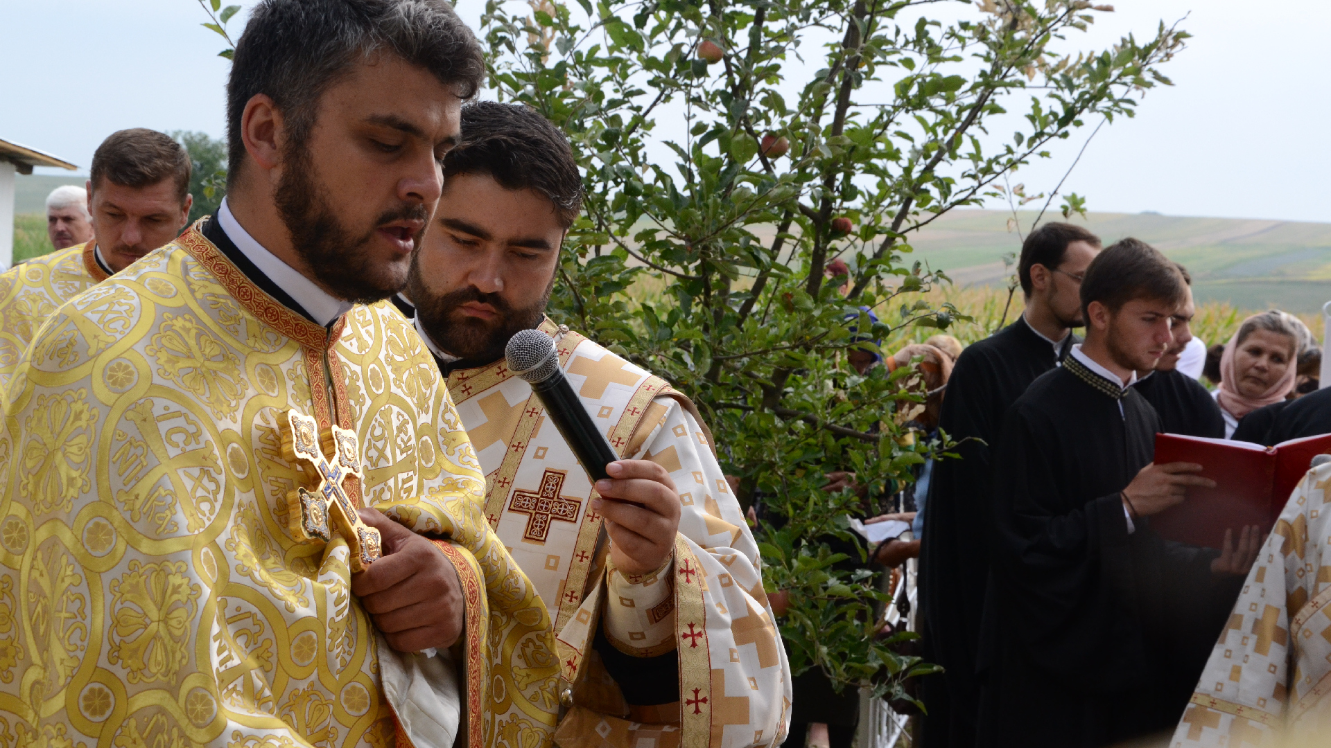 A fost sfințită Biserica „Sfântul Ierarh Nicolae” din Hrișcani