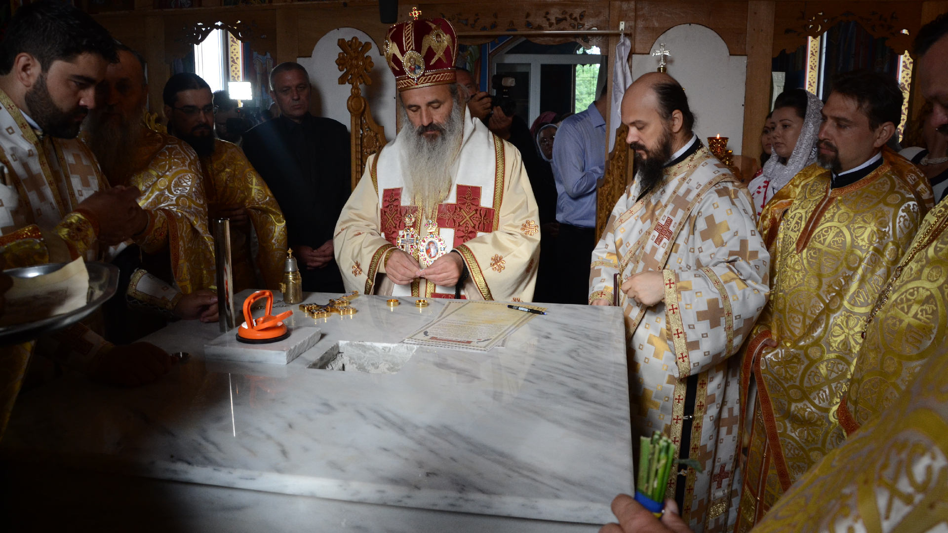 A fost sfințită Biserica „Sfântul Ierarh Nicolae” din Hrișcani