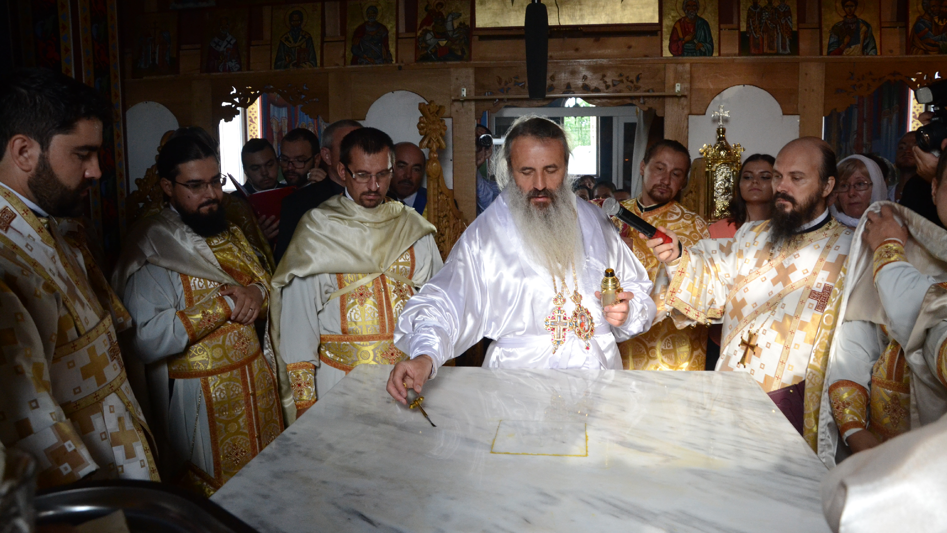 A fost sfințită Biserica „Sfântul Ierarh Nicolae” din Hrișcani