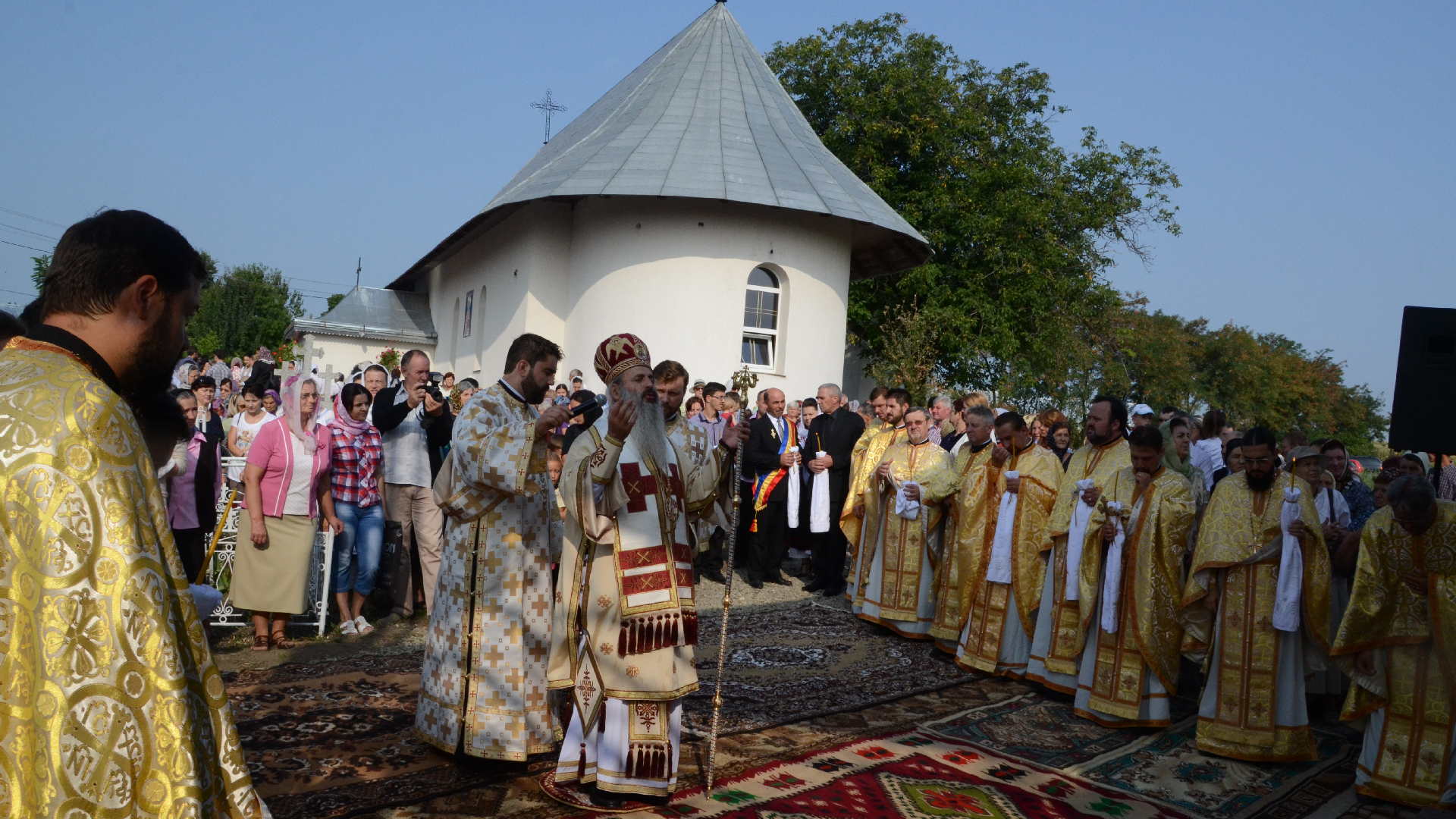 A fost sfințită Biserica „Sfântul Ierarh Nicolae” din Hrișcani