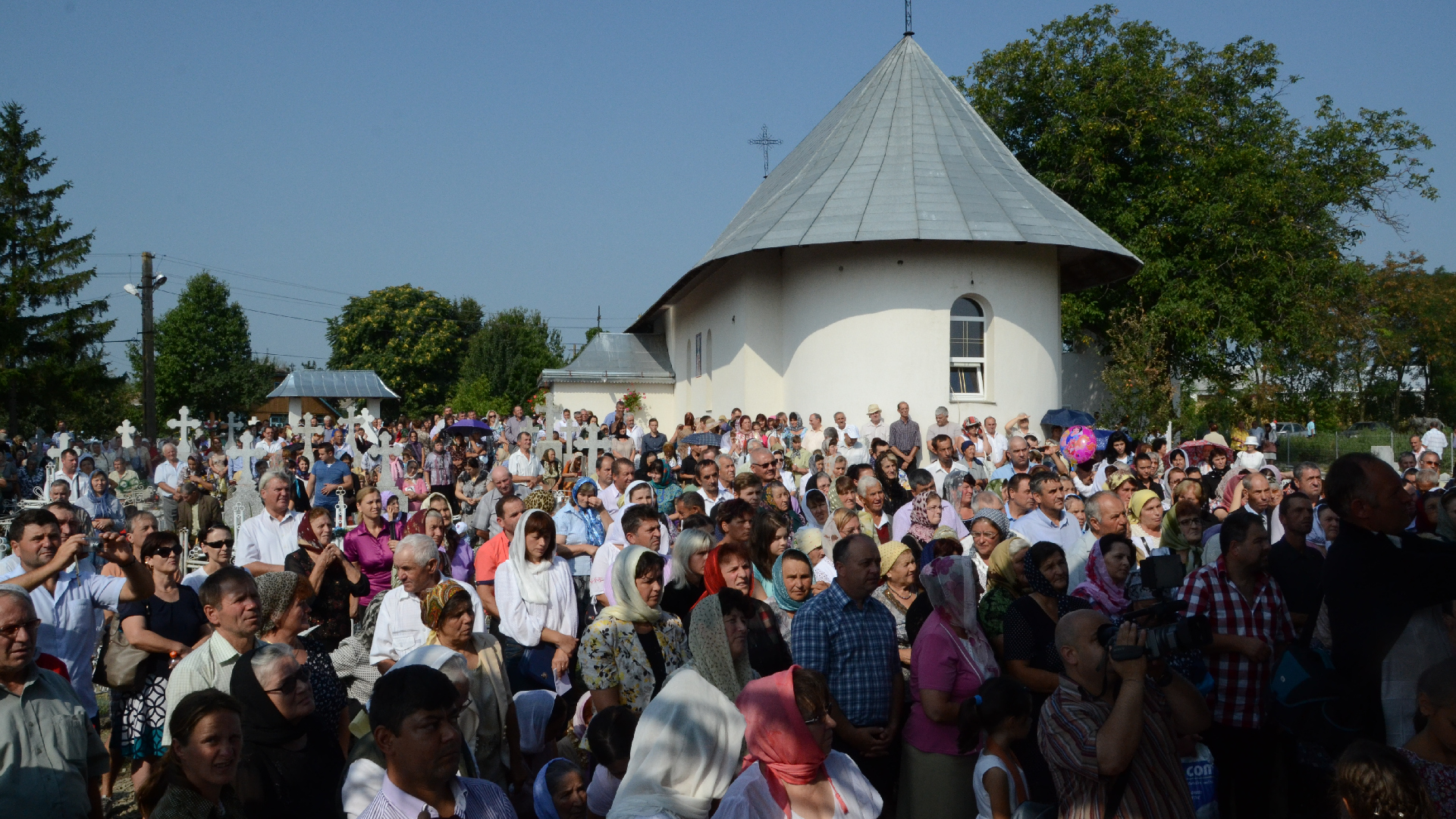 A fost sfințită Biserica „Sfântul Ierarh Nicolae” din Hrișcani