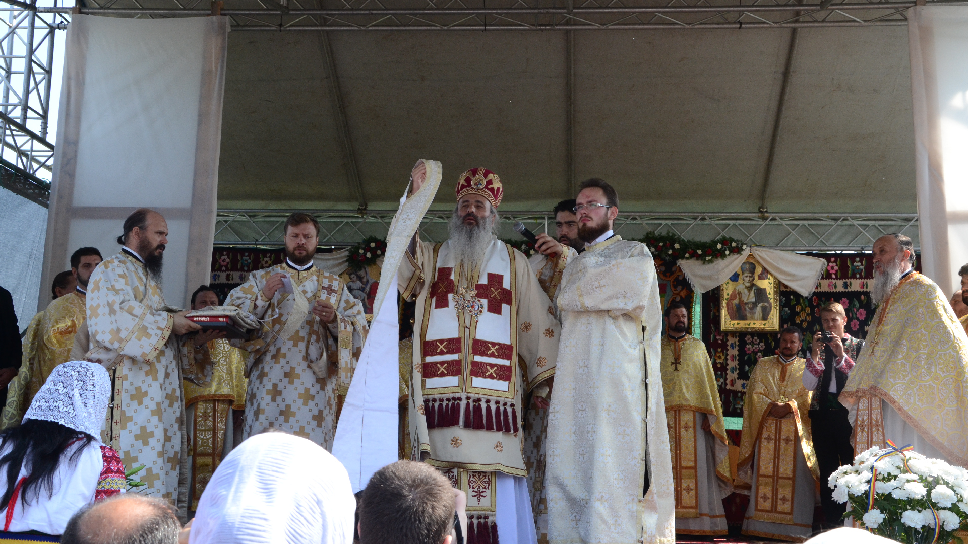 A fost sfințită Biserica „Sfântul Ierarh Nicolae” din Hrișcani