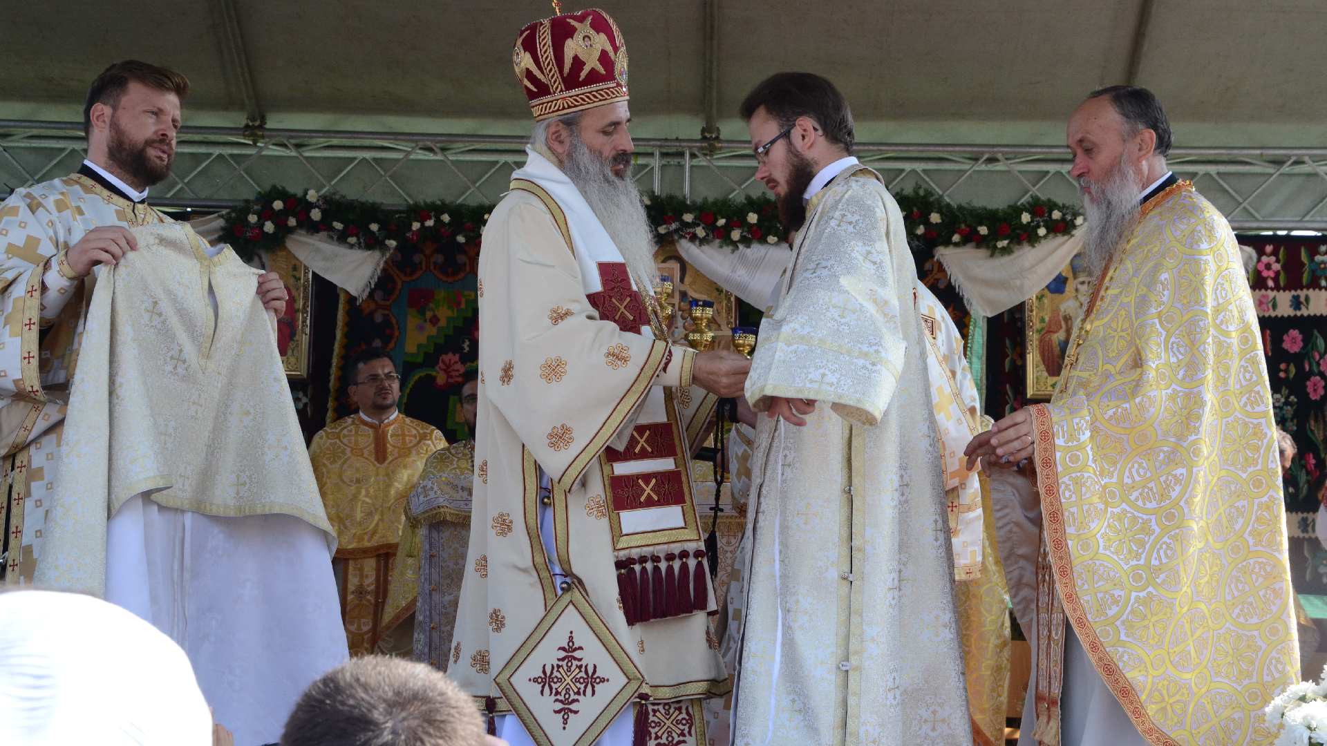 A fost sfințită Biserica „Sfântul Ierarh Nicolae” din Hrișcani