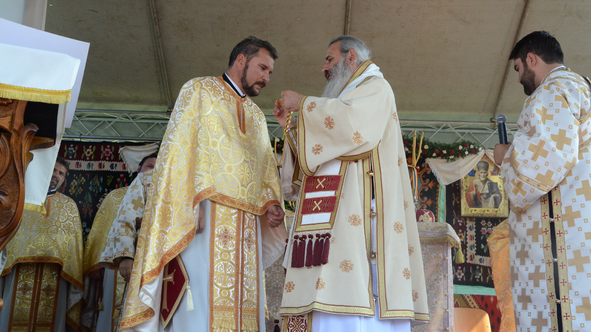 A fost sfințită Biserica „Sfântul Ierarh Nicolae” din Hrișcani