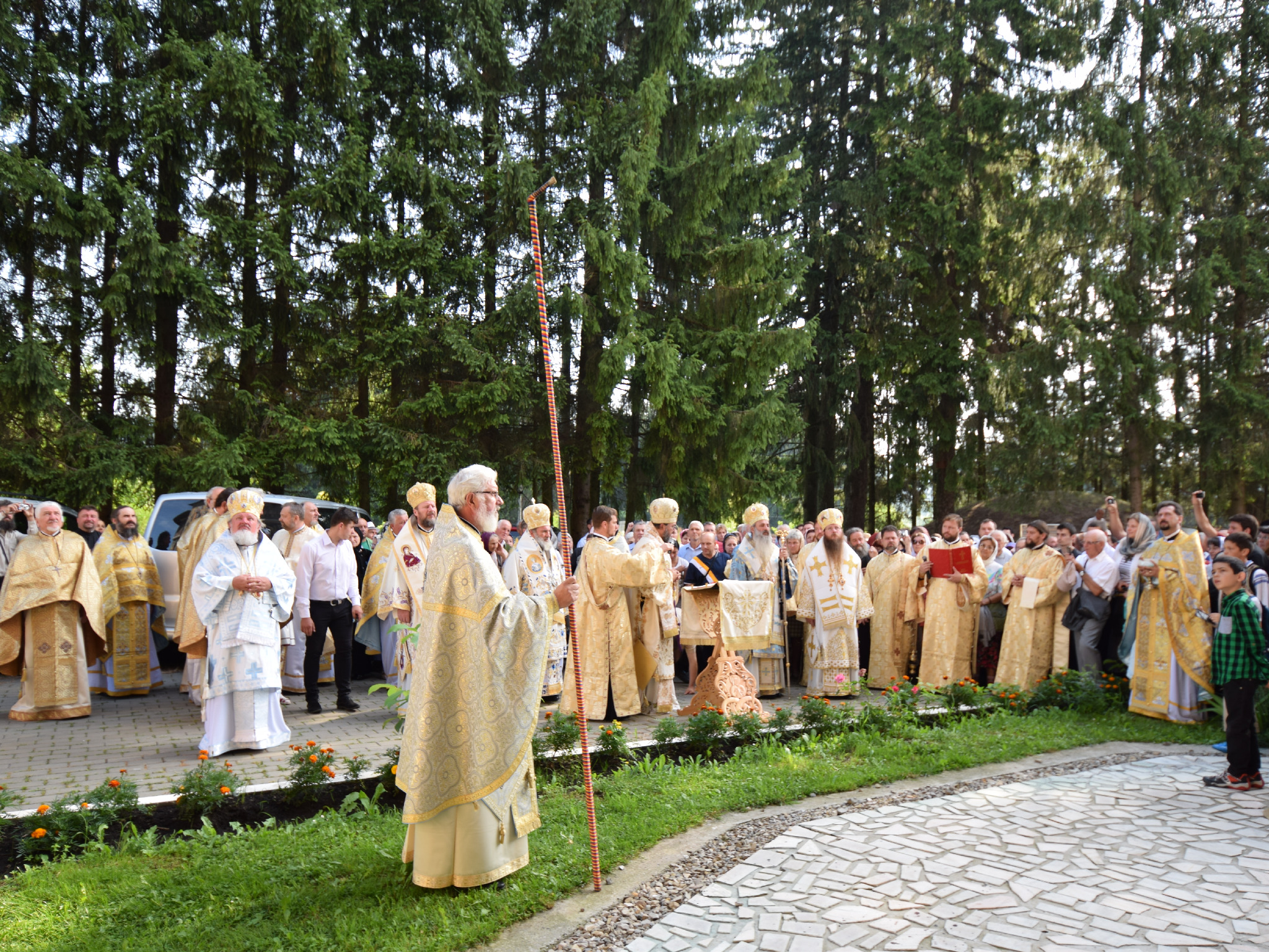 „Să-l rugăm pe Sfântul Ioan să se întoarcă acasă!” „Să-l rugăm pe Sfântul Ioan să se întoarcă acasă!”