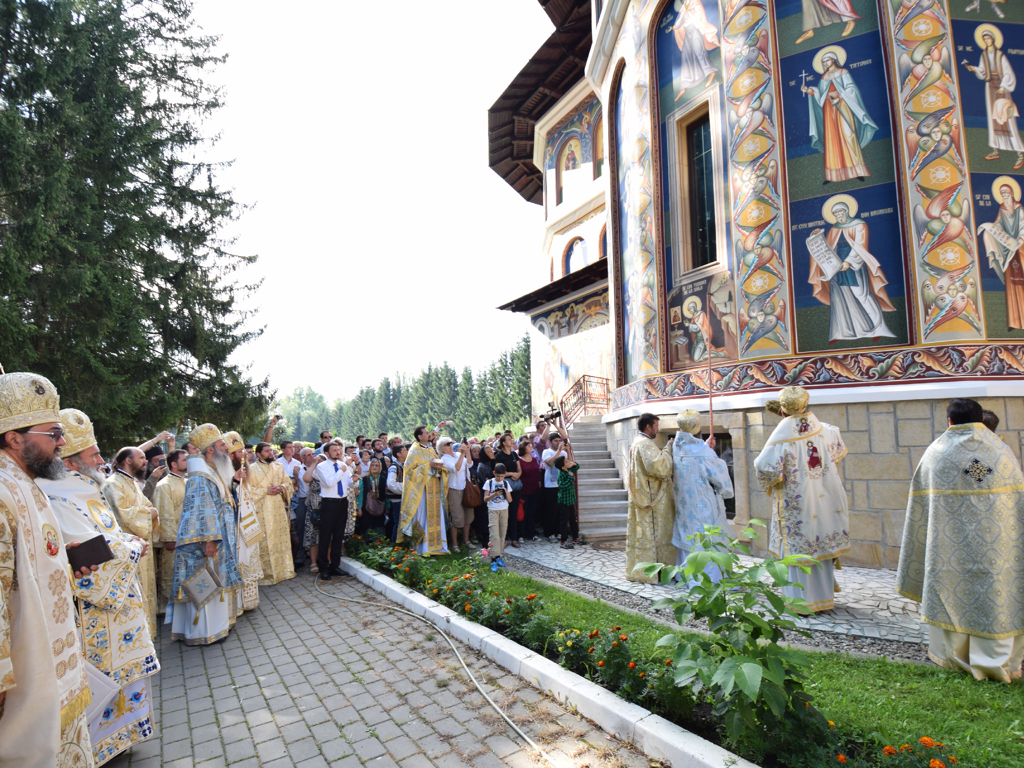 Fotografii: Tudorel Rusu „Să-l rugăm pe Sfântul Ioan să se întoarcă acasă!”