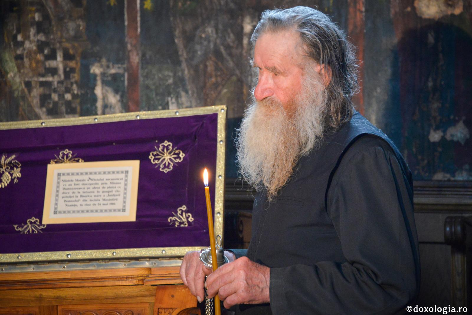 Purtați-vă întru simplitatea inimii!