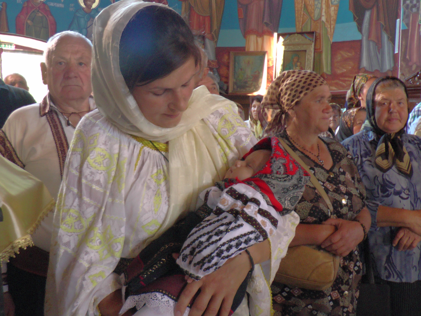 Liturghie arhierească și sfințire de pictură, în Parohia Bălăceana
