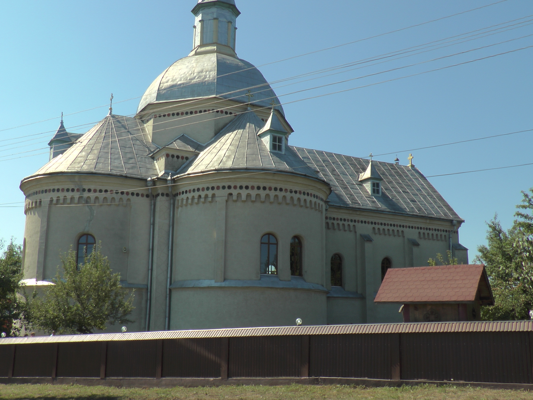 Liturghie arhierească și sfințire de pictură, în Parohia Bălăceana