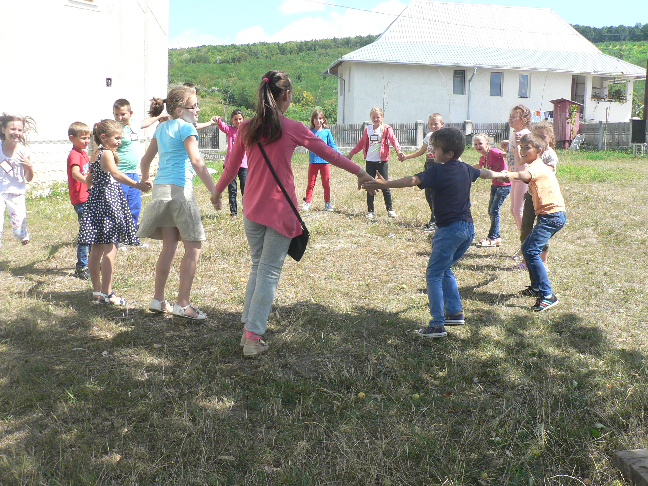 Tabără pentru 100 de copii, la Parohia Găneşti