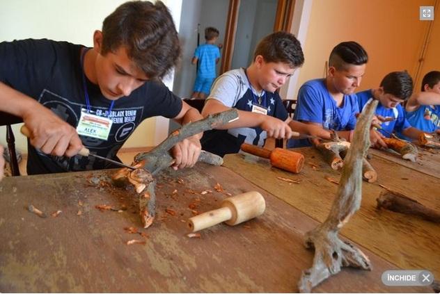 Festivitate de premiere la finalul taberei „Credință și artă pentru toți” din loc. Coronini