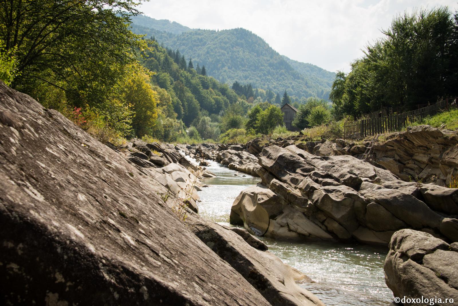 Viaţa pământească în comparaţie cu viața veșnică este o picătură de apă sărată în apa proaspătă a unui râu