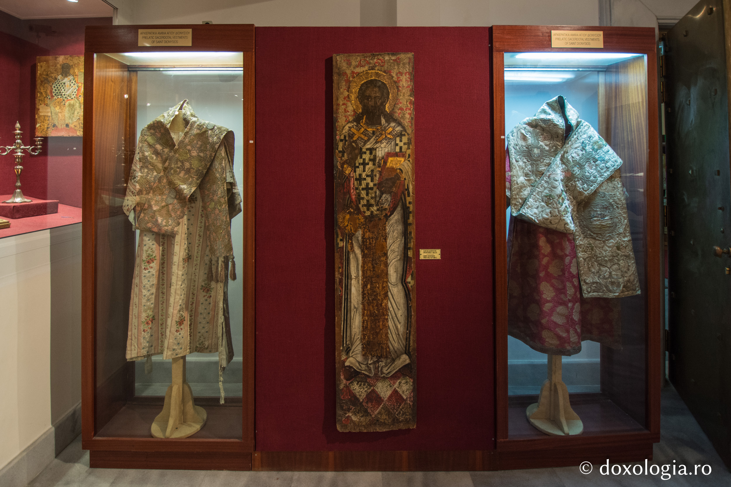 veşminte arhiereşti ce au aparţinut Sfântului Dionisie de Zakynthos