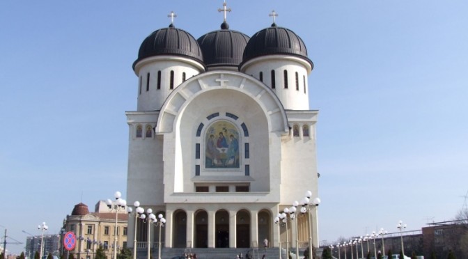 Mitropolitul Nicolae Corneanu, pomenit la Catedrala Arhiepiscopală din Arad