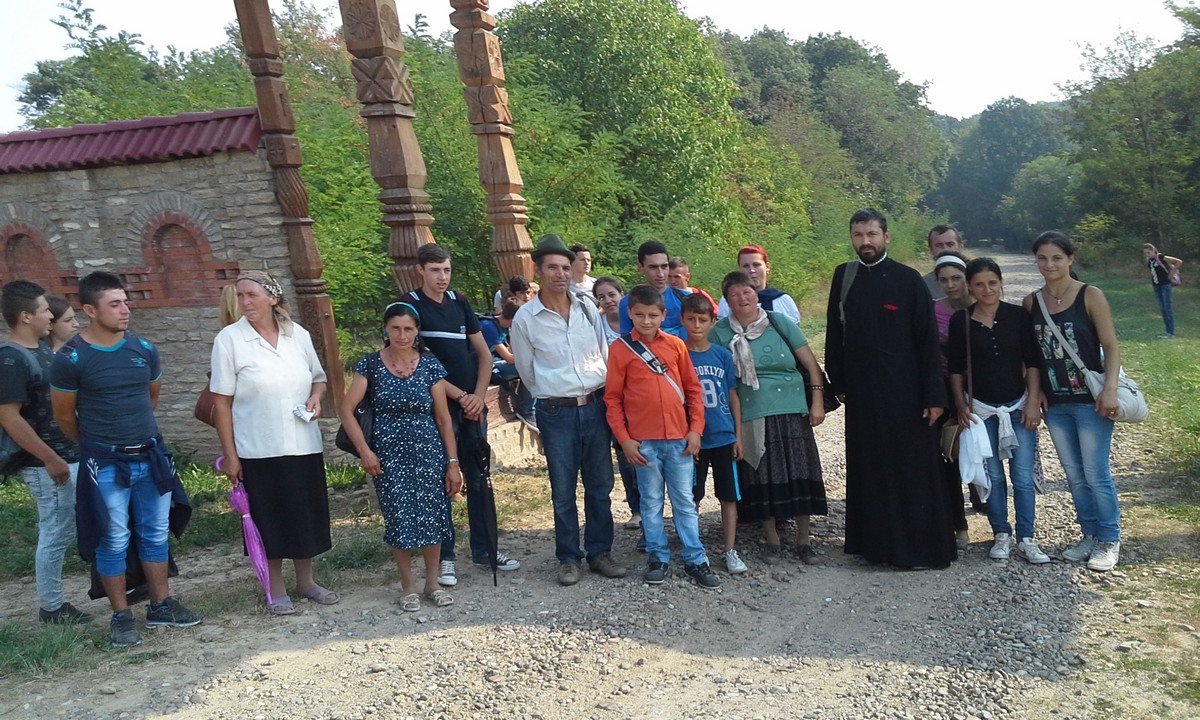 Enoriaşii din Humosu, pe “Cărarea mântuirii”