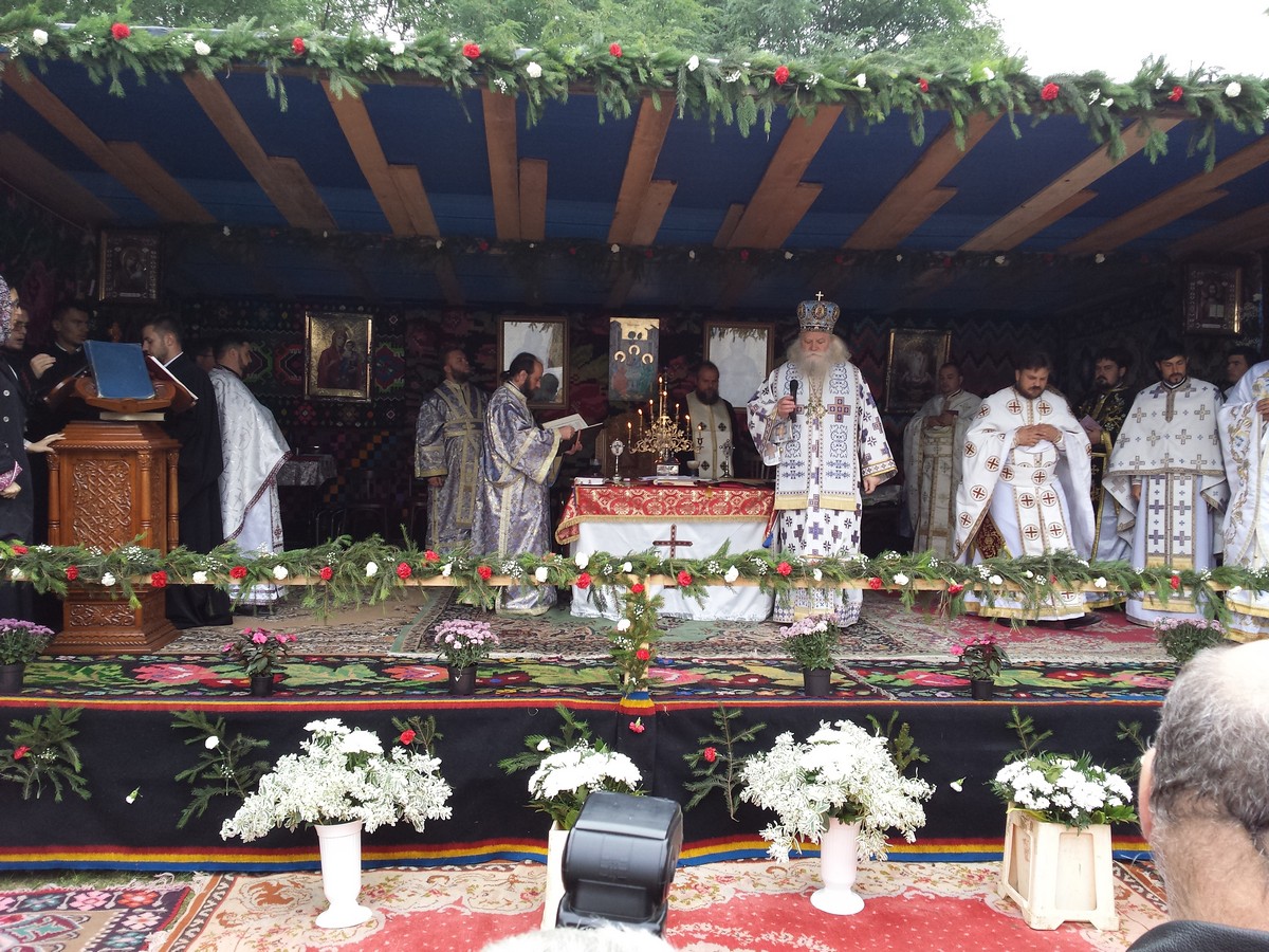 Sfinţiri de biserici în protopopiatele Săveni şi Bacău Sfinţiri de biserici în protopopiatele Săveni şi Bacău