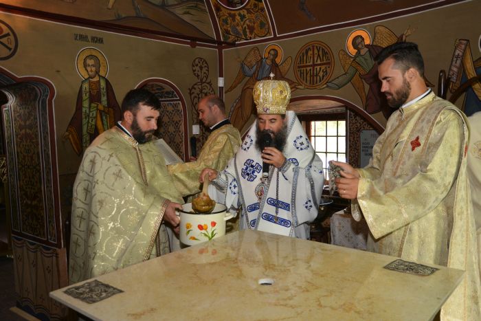 Biserica filială a Parohiei Tătuleștii de Jos a fost retârnosită Biserica filială a Parohiei Tătuleștii de Jos a fost retârnosită