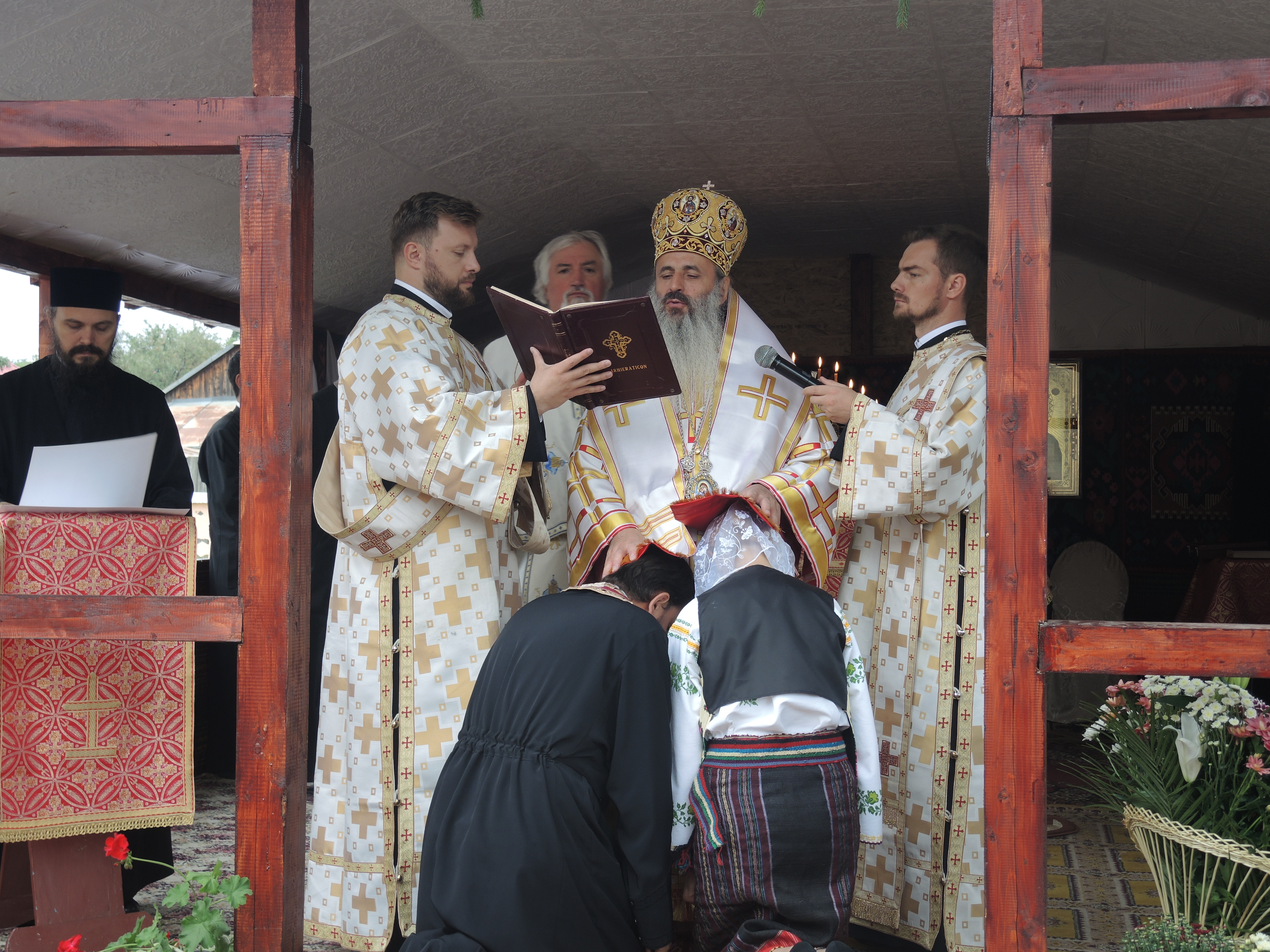 Slujbe arhierești în Parohia Hărmăneștii Noi