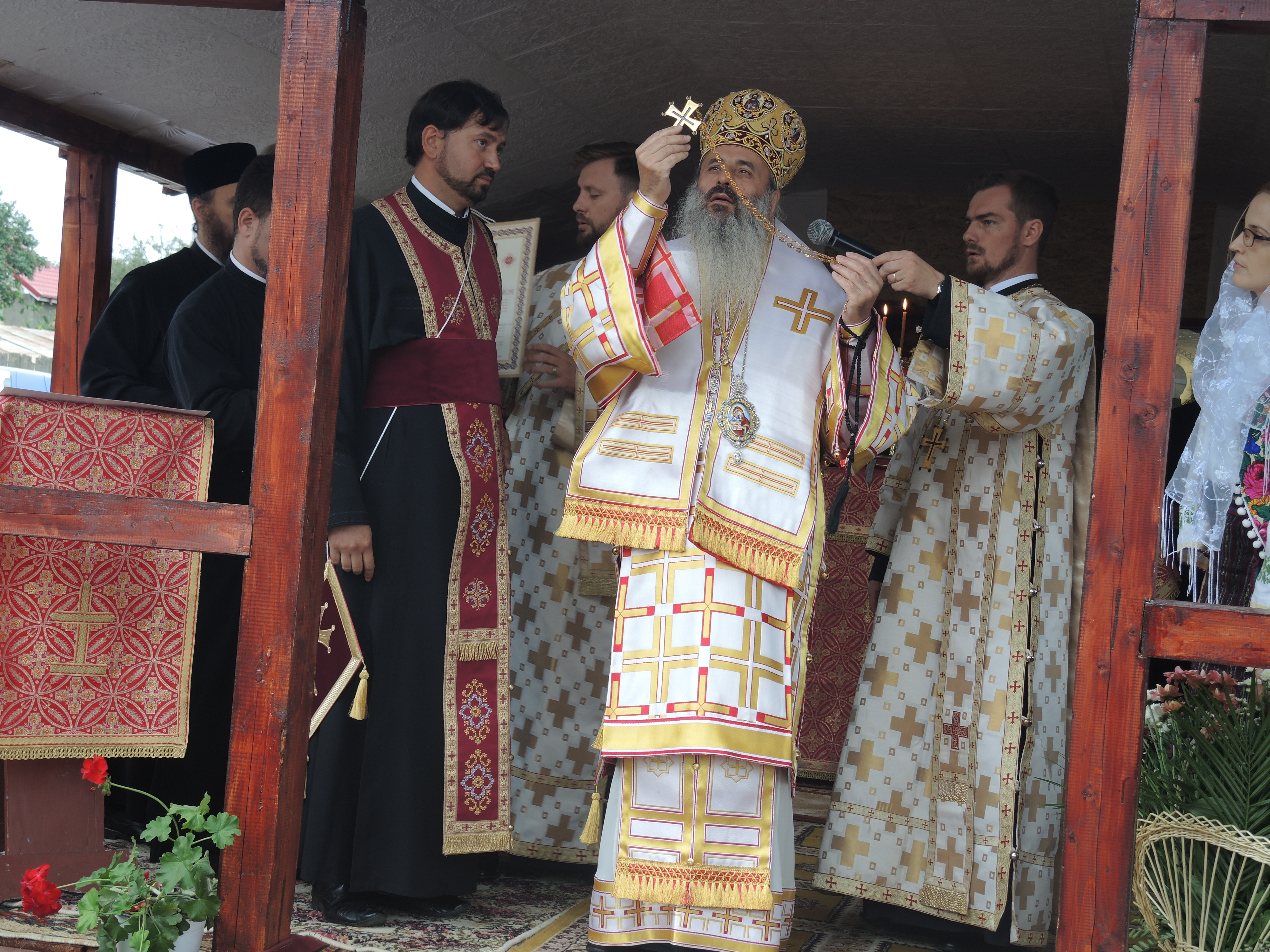 Slujbe arhierești în Parohia Hărmăneștii Noi