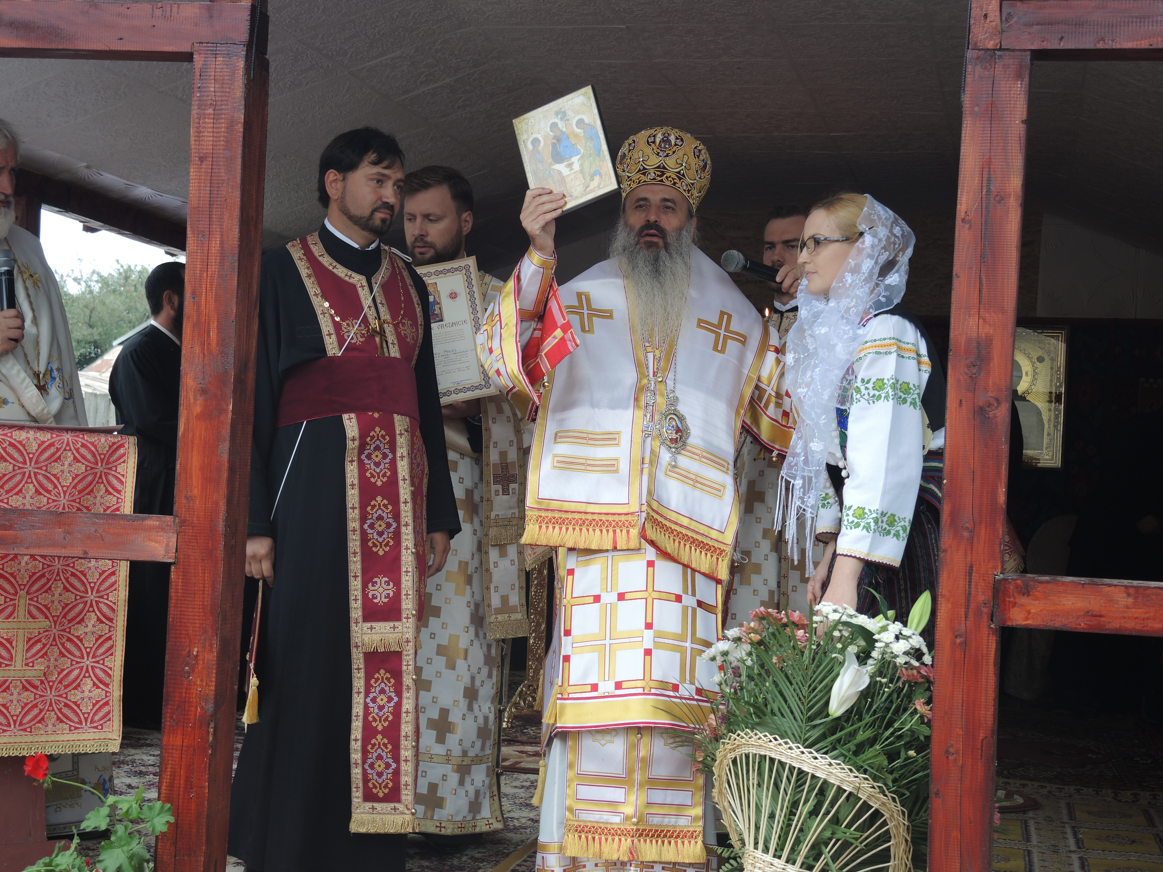 Slujbe arhierești în Parohia Hărmăneștii Noi