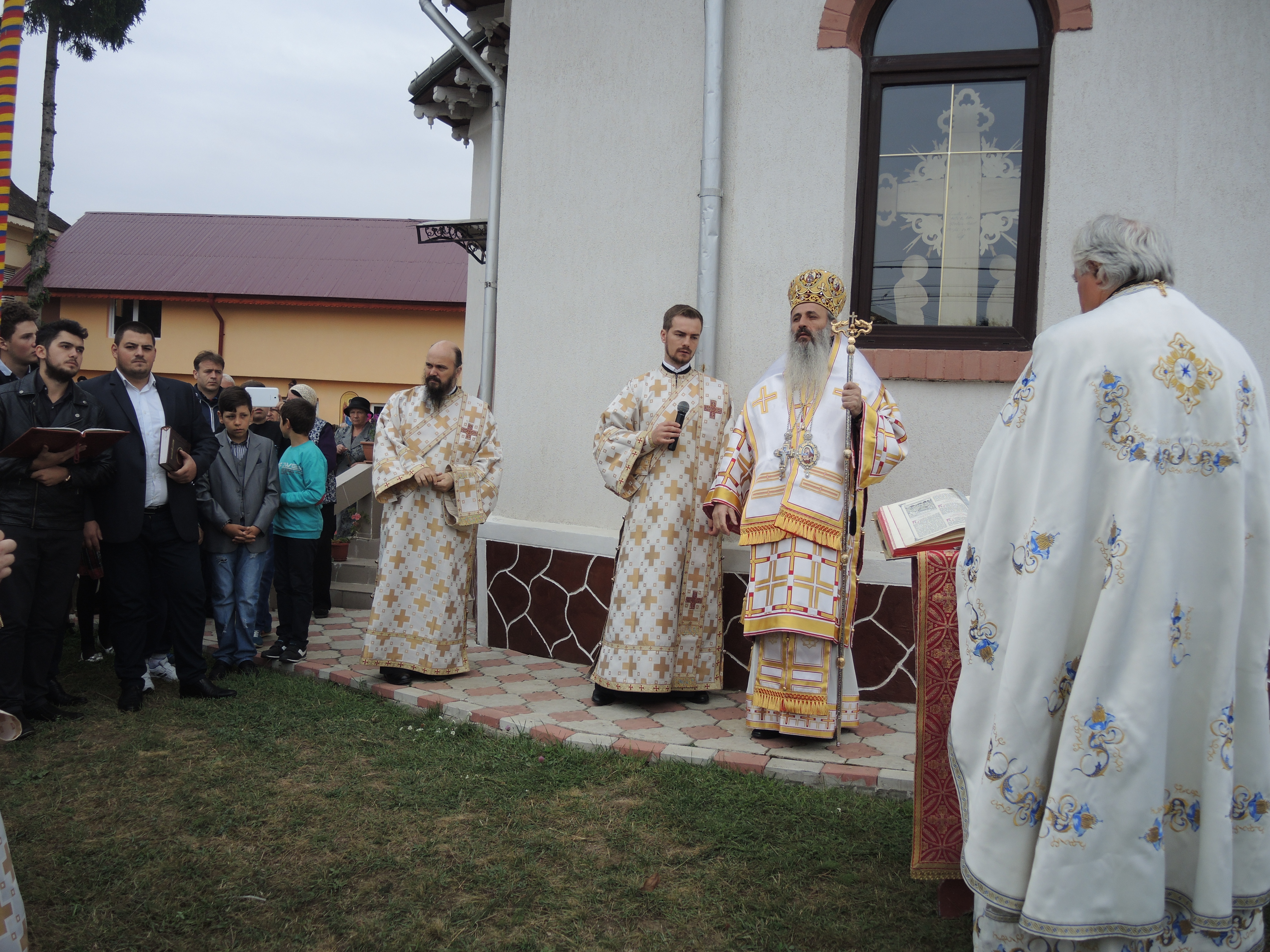 Slujbe arhierești în Parohia Hărmăneștii Noi
