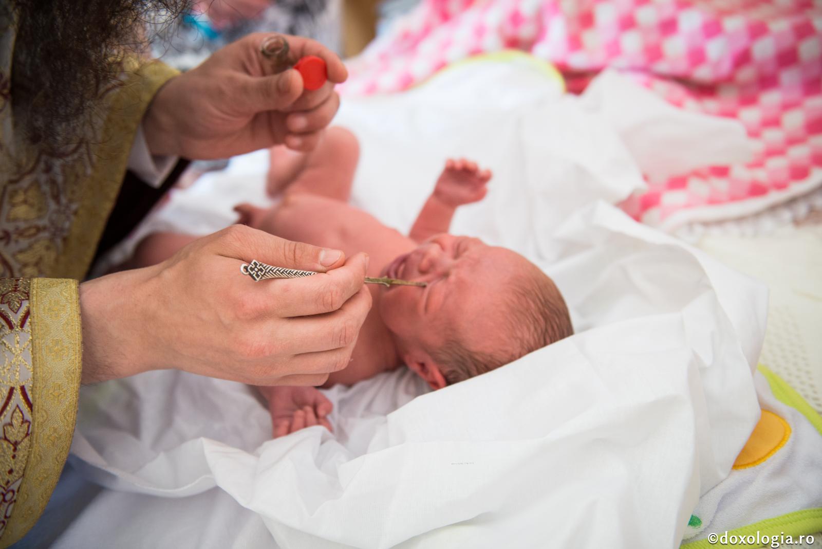 Botezul creştin presupune purificarea totală