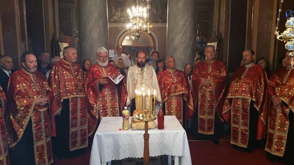 Hram şi cerc pastoral la Parohia Păstrăveni