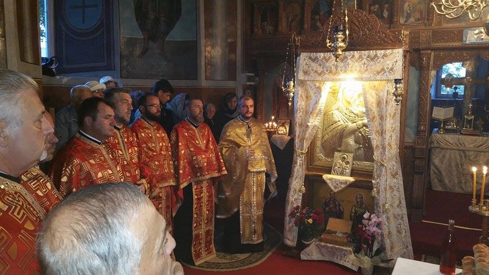 Hram şi cerc pastoral la Parohia Păstrăveni
