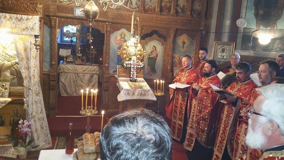 Hram şi cerc pastoral la Parohia Păstrăveni